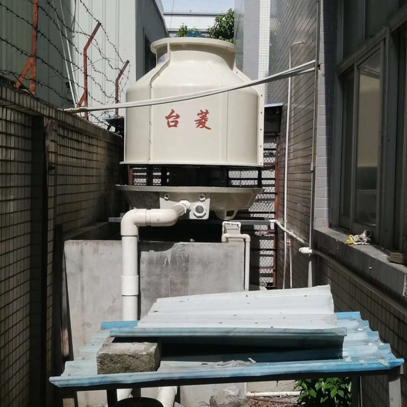 Methode voor het reinigen van vulmateriaal van koeltoren van glas staal